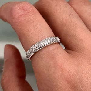14k gold pavé diamond ring